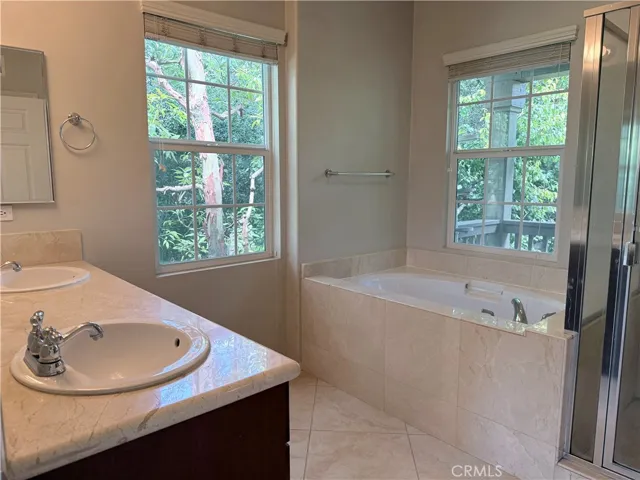 15231 Calverton, Tustin, California 92782