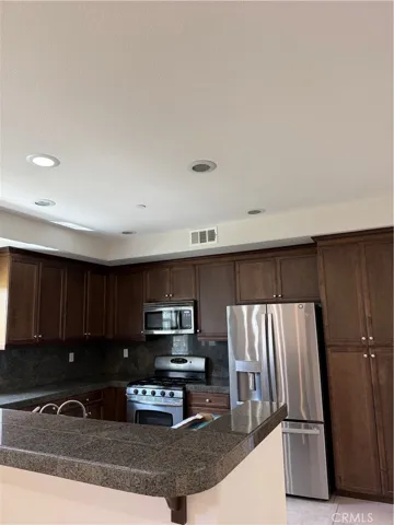 15231 Calverton, Tustin, California 92782