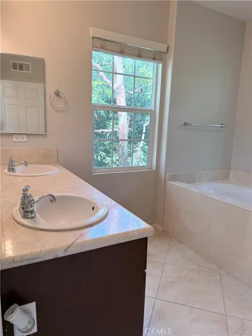 15231 Calverton, Tustin, California 92782