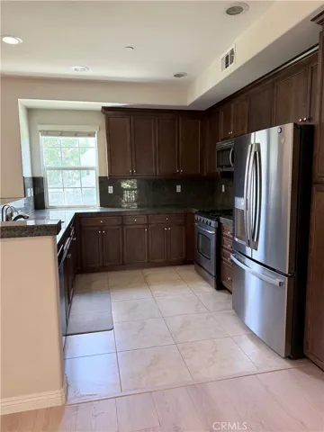 15231 Calverton, Tustin, California 92782