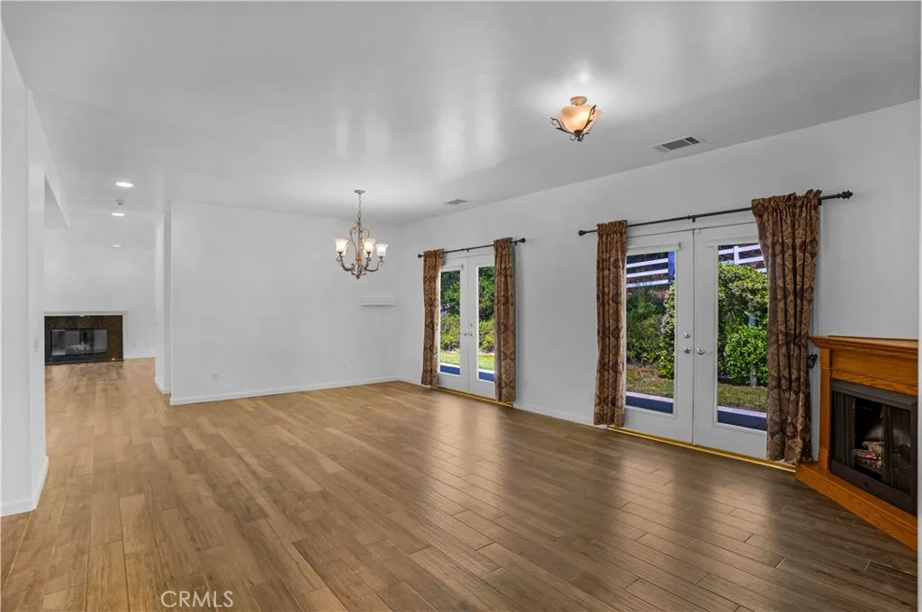 Front livingroom