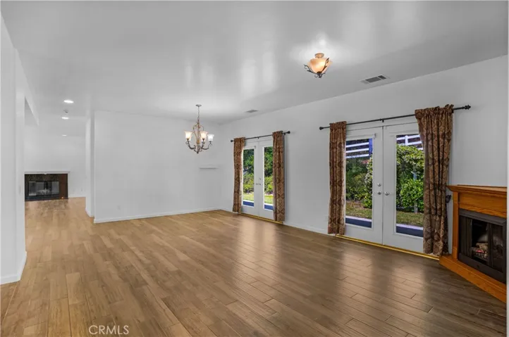 Front livingroom