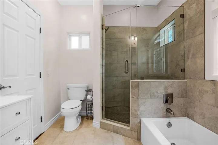 Casita bathroom