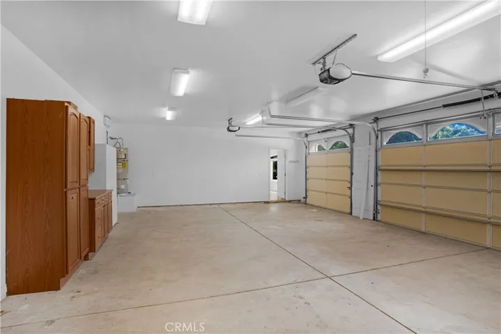 Garage with entry to 1 bd/ 1 bath Casita