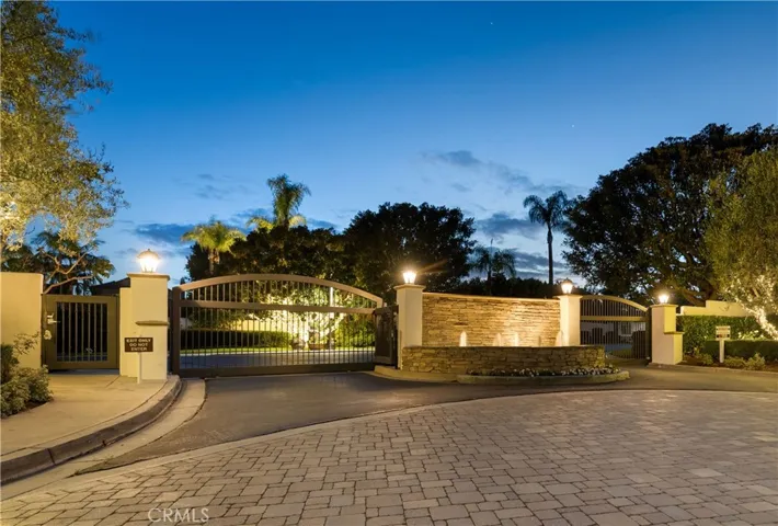 67 Pelican Court, Newport Beach, California 92660