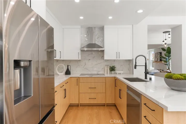67 Pelican Court, Newport Beach, California 92660