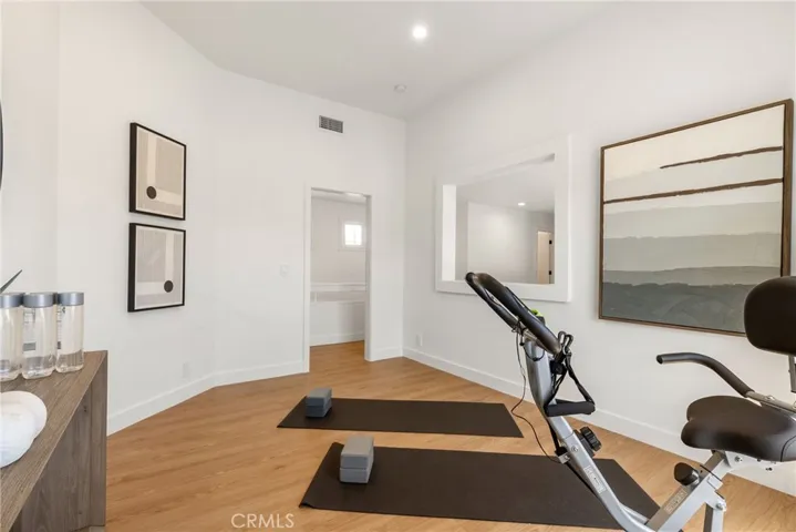 67 Pelican Court, Newport Beach, California 92660