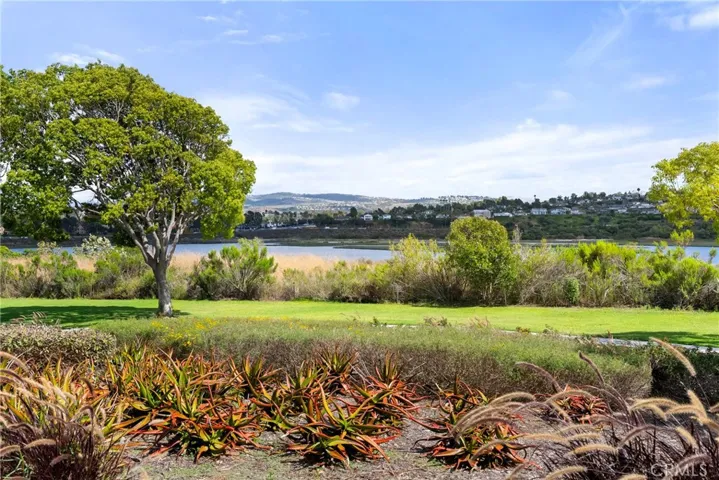 67 Pelican Court, Newport Beach, California 92660