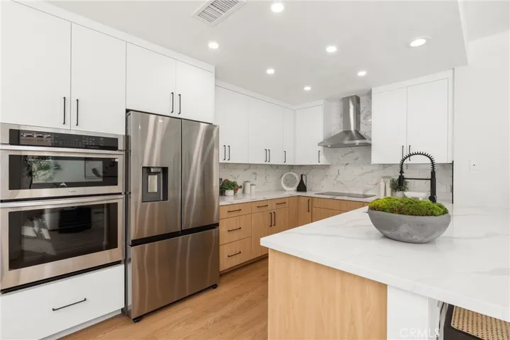 67 Pelican Court, Newport Beach, California 92660