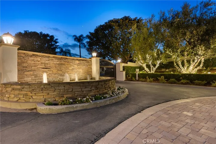 67 Pelican Court, Newport Beach, California 92660