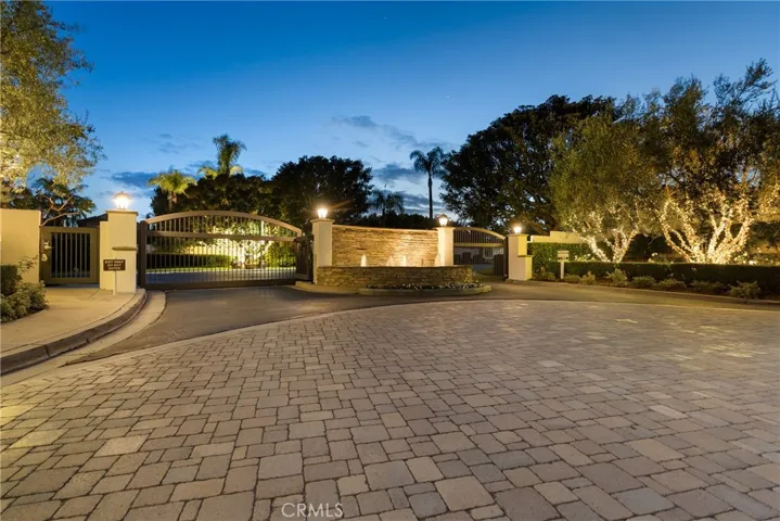 67 Pelican Court, Newport Beach, California 92660