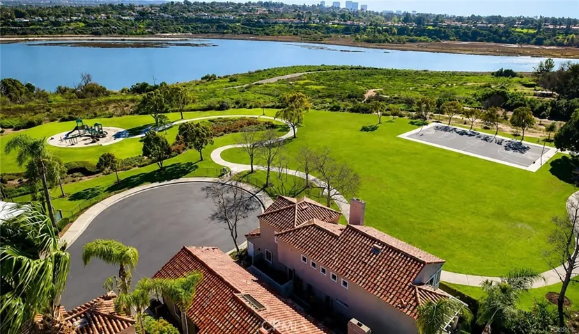 67 Pelican Court, Newport Beach, California 92660