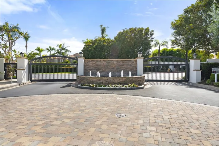 67 Pelican Court, Newport Beach, California 92660