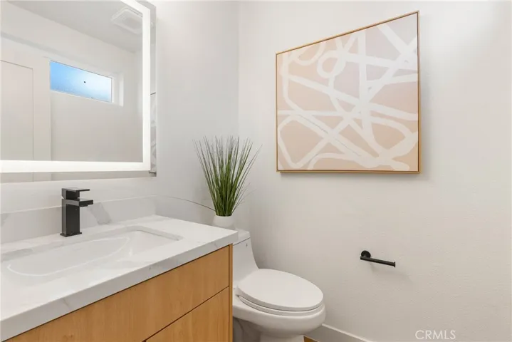 67 Pelican Court, Newport Beach, California 92660