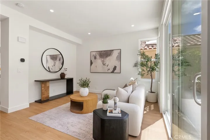 67 Pelican Court, Newport Beach, California 92660