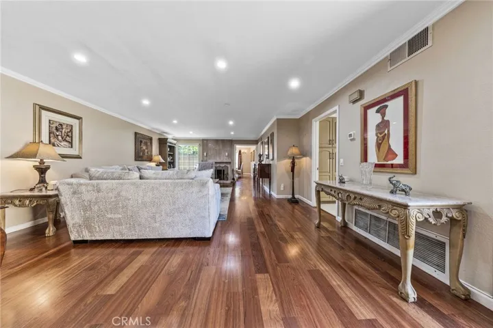 814 E Sandpoint Court, Carson, California 90746