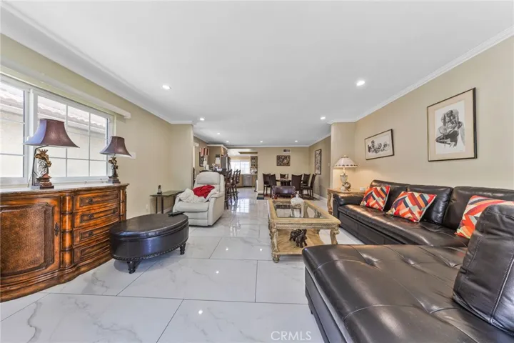 814 E Sandpoint Court, Carson, California 90746