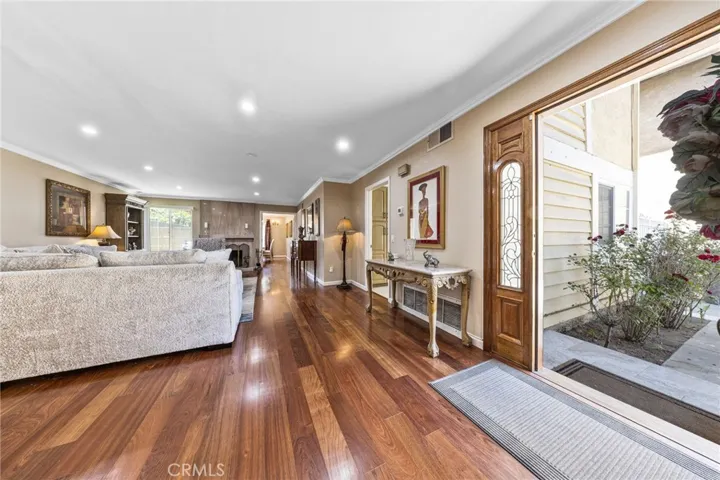 814 E Sandpoint Court, Carson, California 90746