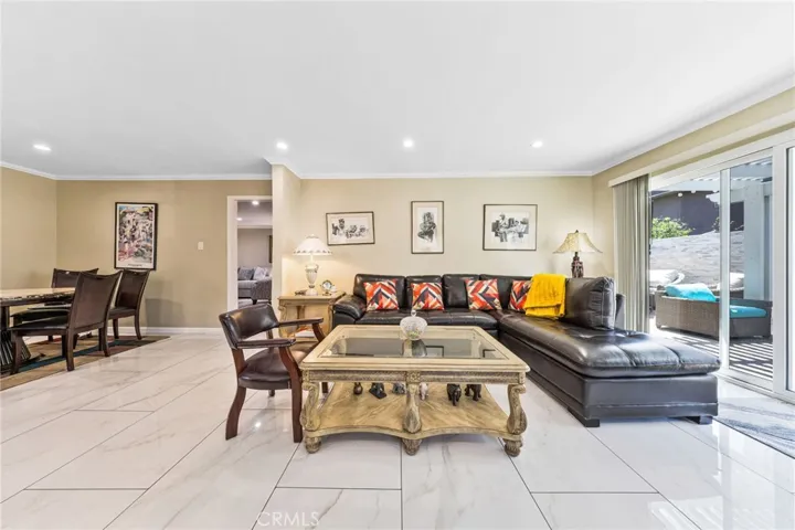 814 E Sandpoint Court, Carson, California 90746
