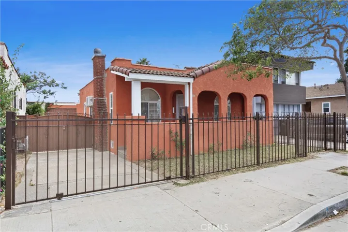236 W Arbor Vitae Street, Inglewood, California 90301