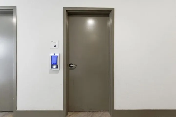 Package room for deliveries