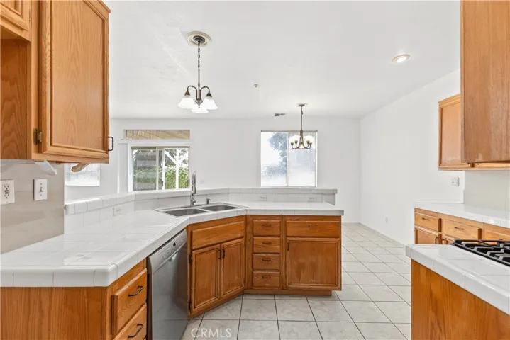 29151 Whitegate Lane, Highland, California 92346