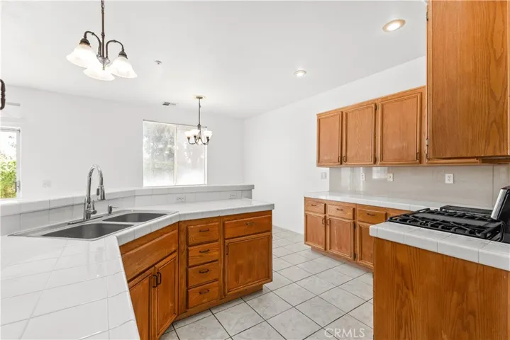 29151 Whitegate Lane, Highland, California 92346
