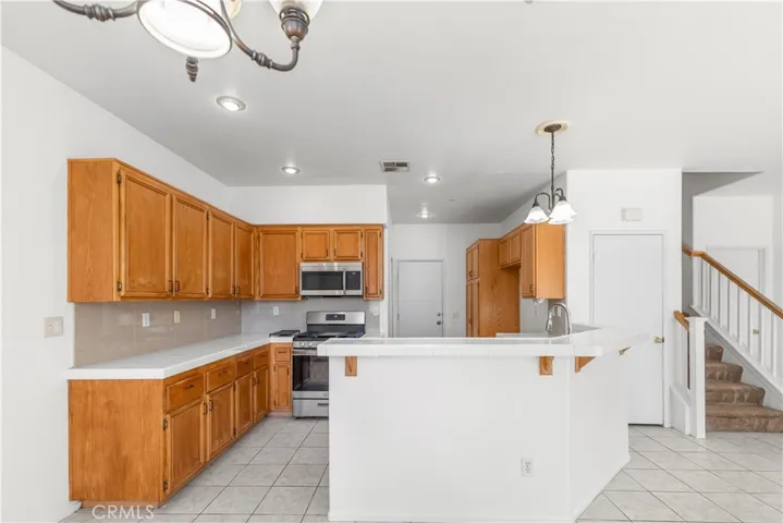 29151 Whitegate Lane, Highland, California 92346