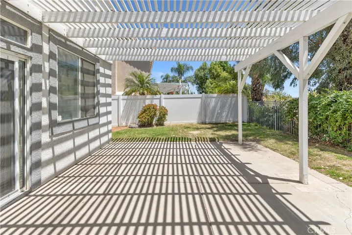 29151 Whitegate Lane, Highland, California 92346