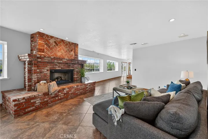 5211 Eureka, Yorba Linda, California 92886