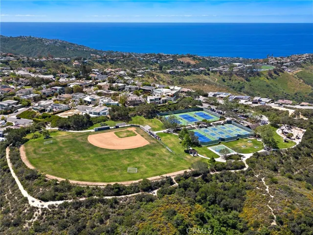 Nearby Alta Laguna Park