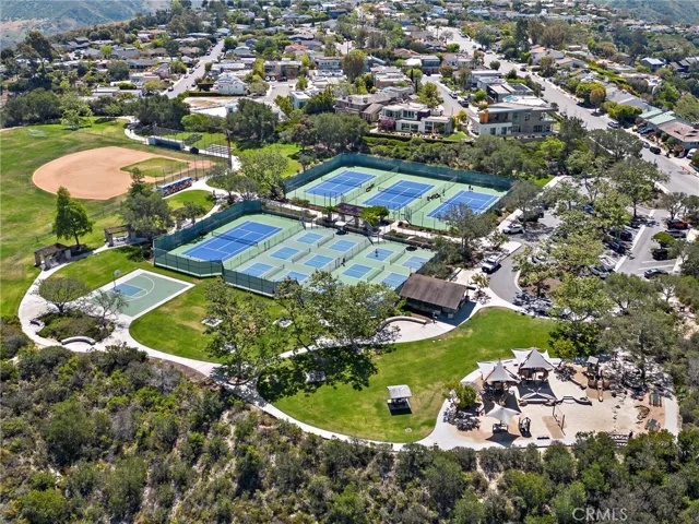 Nearby Alta Laguna Park