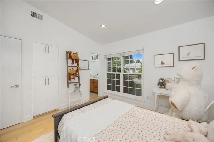 5901 Nita Avenue, Woodland Hills, California 91367