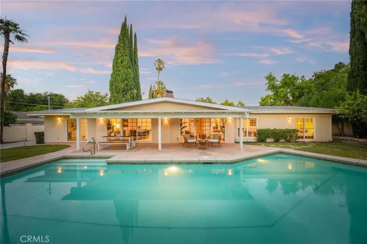 5901 Nita Avenue, Woodland Hills, California 91367