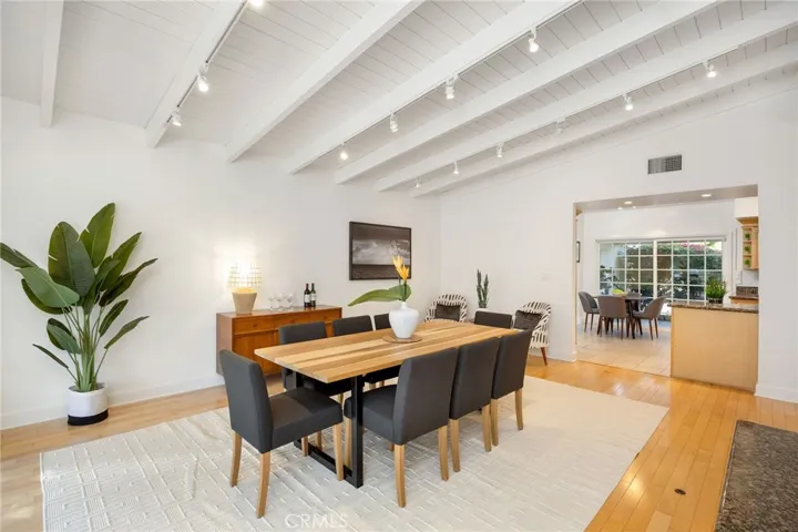 5901 Nita Avenue, Woodland Hills, California 91367