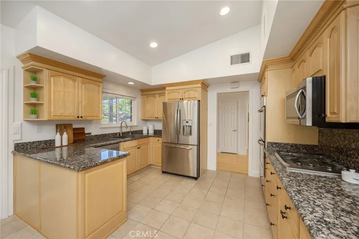 5901 Nita Avenue, Woodland Hills, California 91367