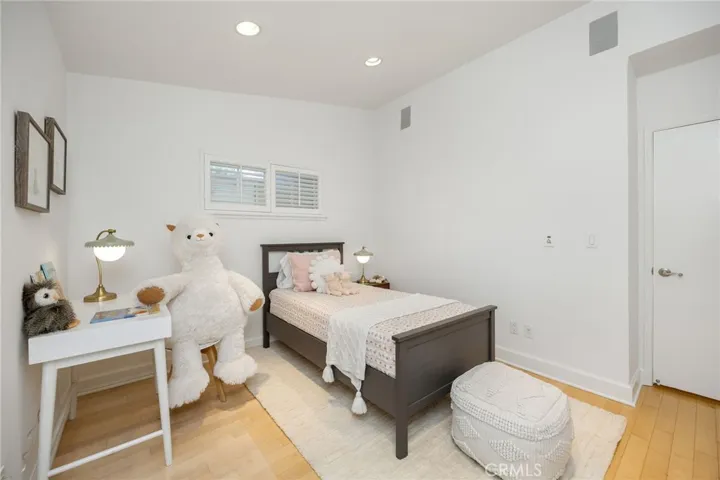 5901 Nita Avenue, Woodland Hills, California 91367