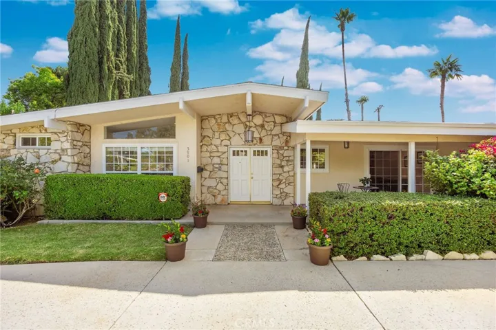 5901 Nita Avenue, Woodland Hills, California 91367