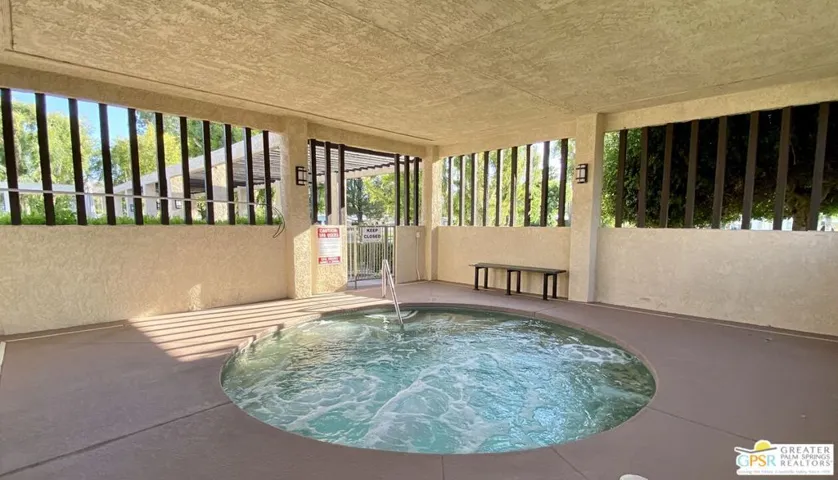 The Canyon - Outdoor Spa