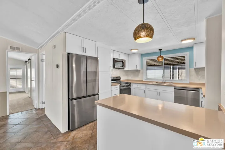 222 Settles Drive, Cathedral City, California 92234