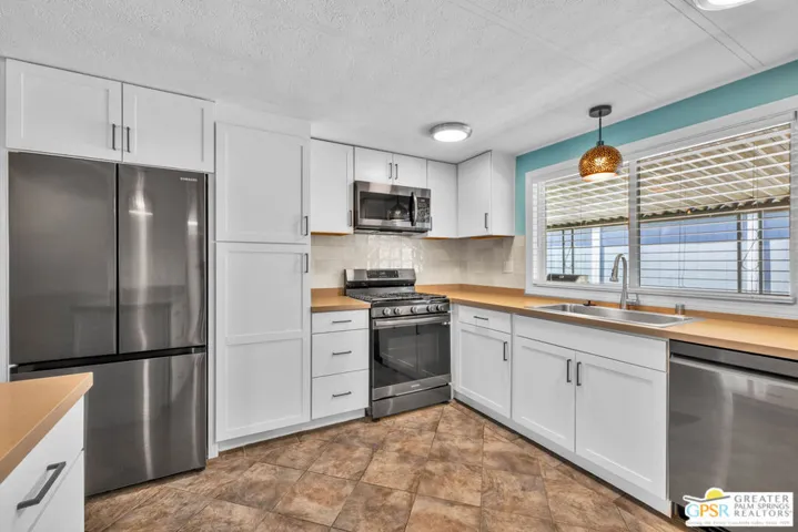 222 Settles Drive, Cathedral City, California 92234