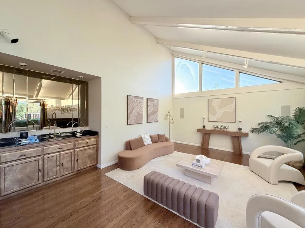 Bright Living Room with Wet Bar and Vaulted Ceilings