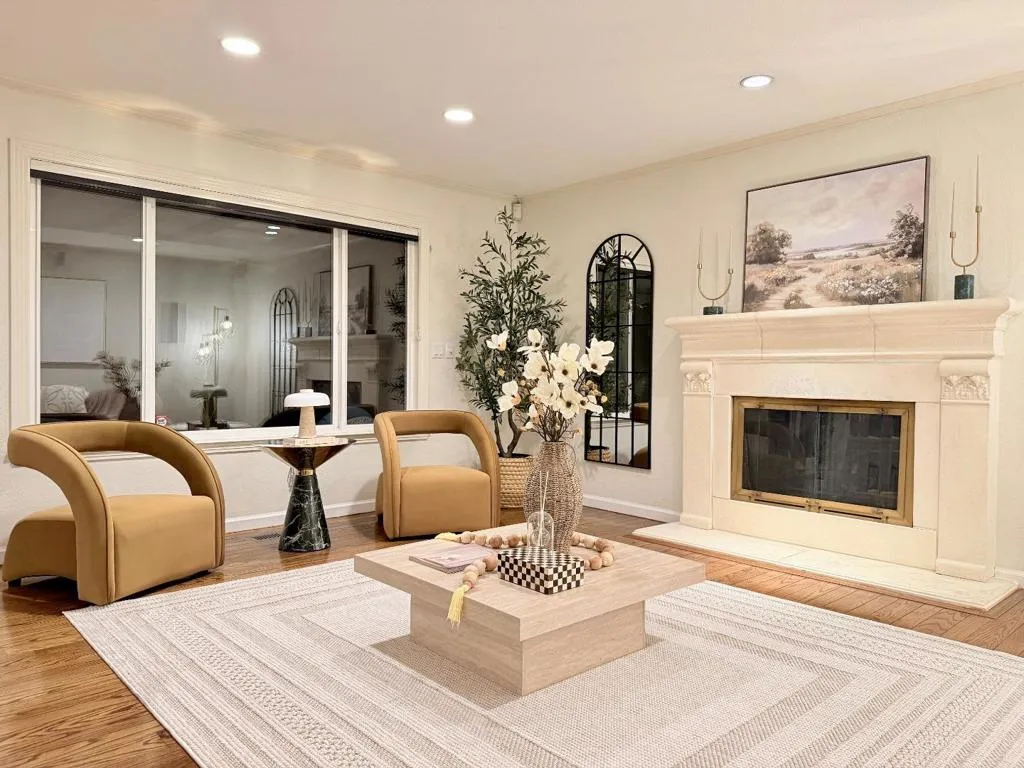 Spacious Family Room