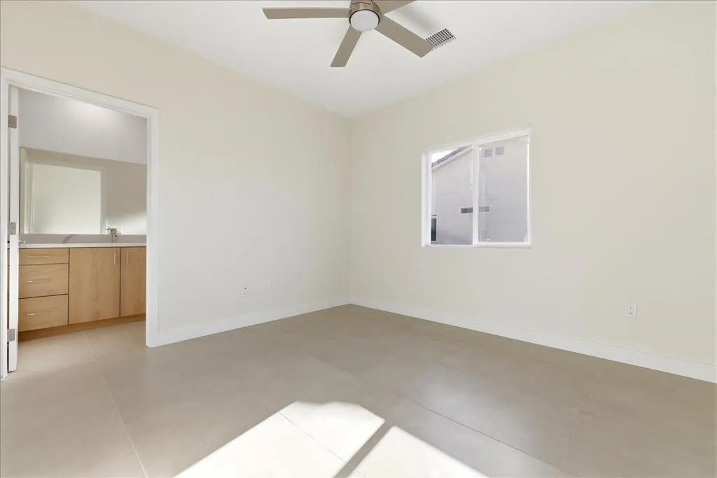 51-30127 Avenida Juarez - Primary Bedroo