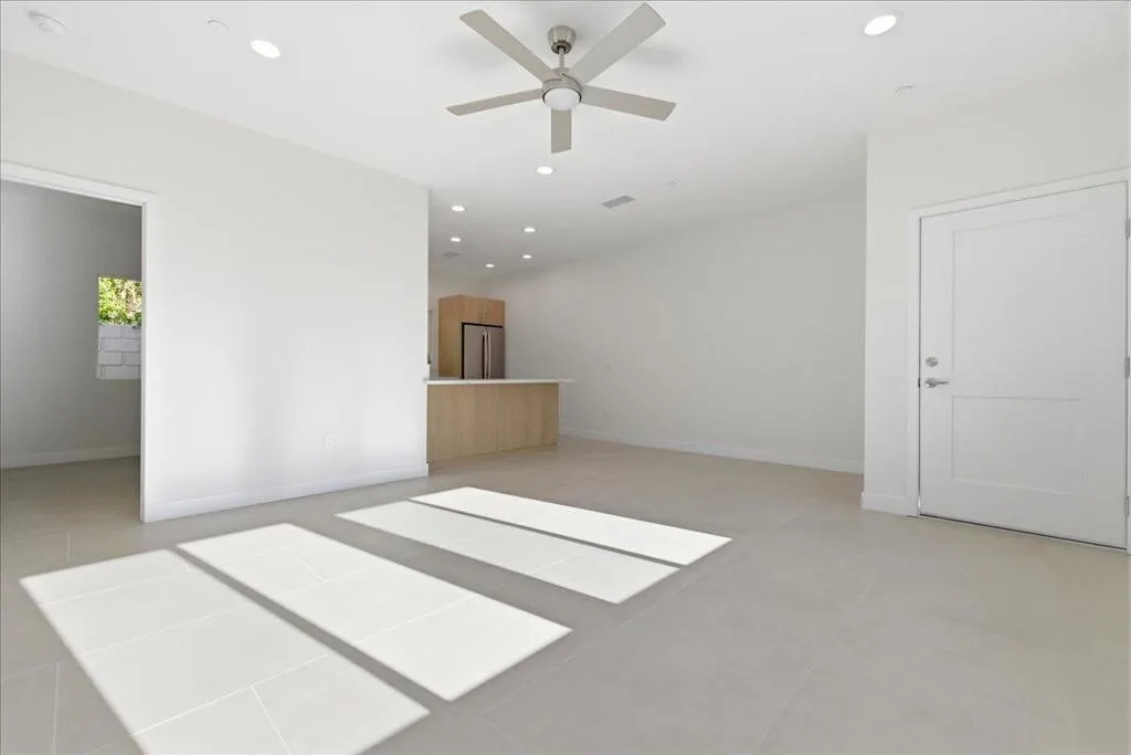 43-30127 Avenida Juarez - Living Room