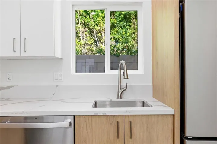 47-30127 Avenida Juarez - Kitchen