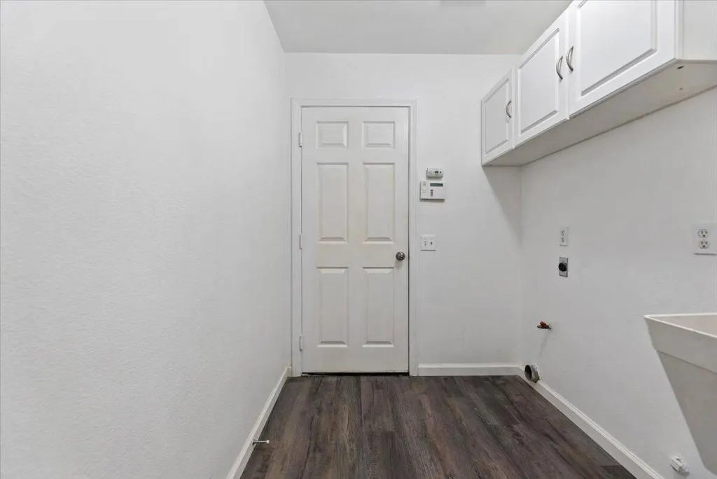 44-Laundry Room