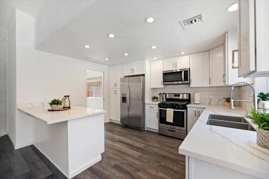 21-Kitchen