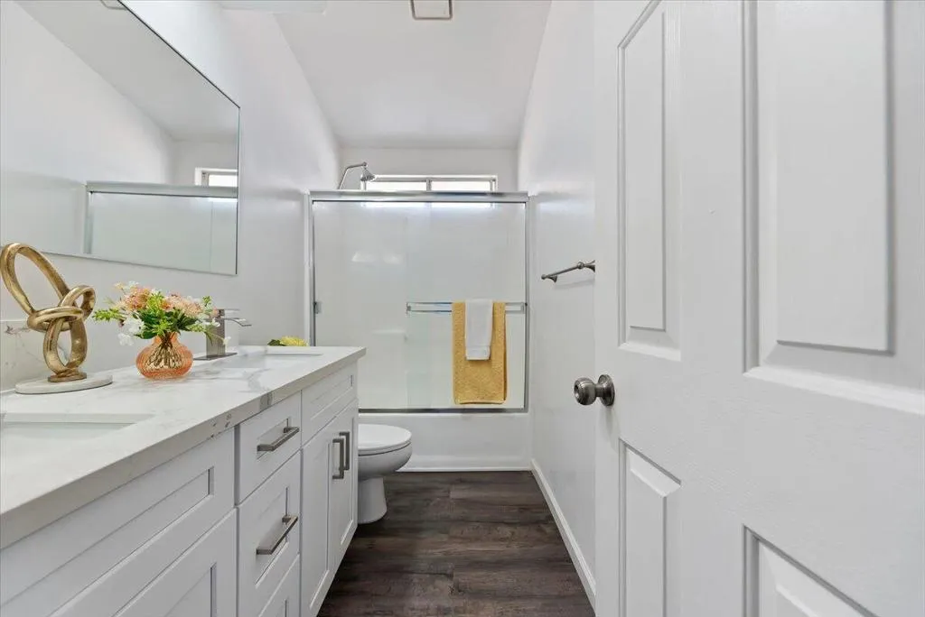 37-Bathroom