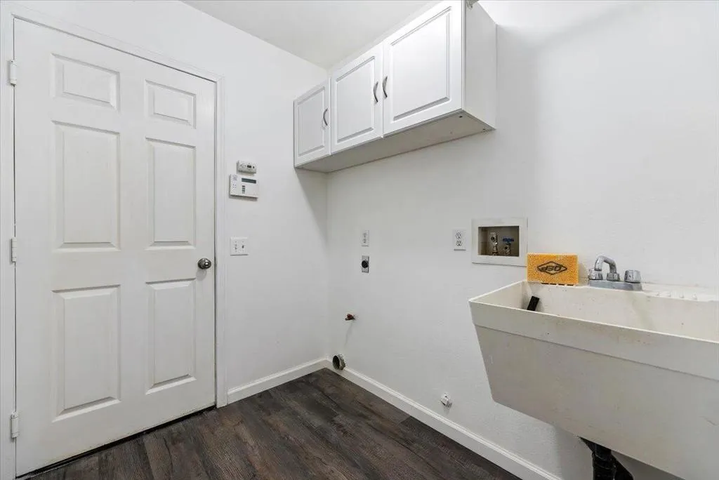 43-Laundry Room